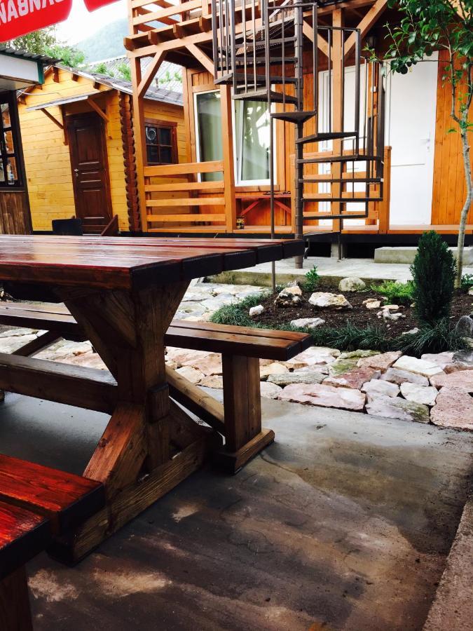 Guest House Vladimir Gagra Extérieur photo